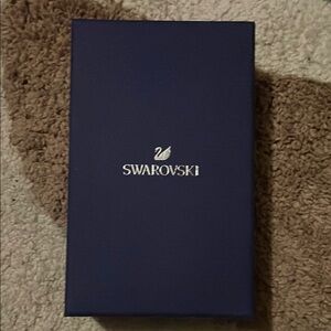 Elegant Gold Necklace with two Swarovski crystals